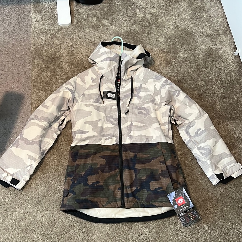 686 Athena Snowboard Jacket NWT size Small
